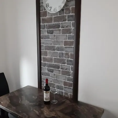 Anzujska Carolija Lägenhet