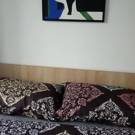 Anzujska Carolija 아파트