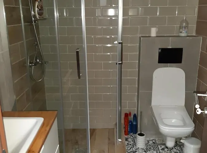 Anzujska Carolija 아파트 즐라티보